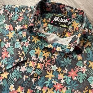 Chubbies Men's Medium Weekend Wear Toucan‎ Tropical Pattern Half Button Shirt